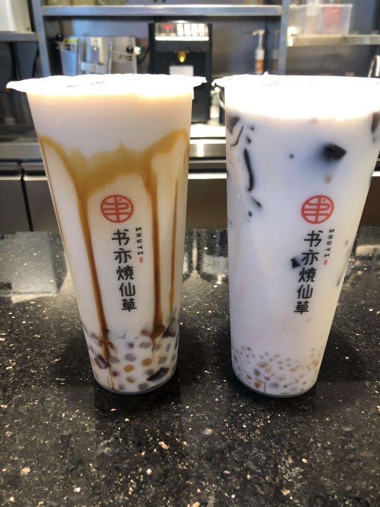 开一家书亦烧仙草奶茶店需要多少钱，怎么加盟书亦烧仙草奶茶店