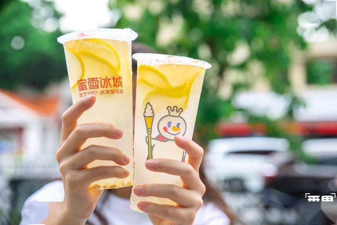 蜜雪冰城加盟存款，蜜雪冰城免近2亿加盟费界面新闻