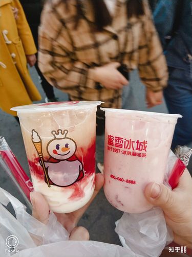 蜜雪冰城奶茶加盟店排行榜，初白奶茶跟蜜雪冰城加盟费多少钱